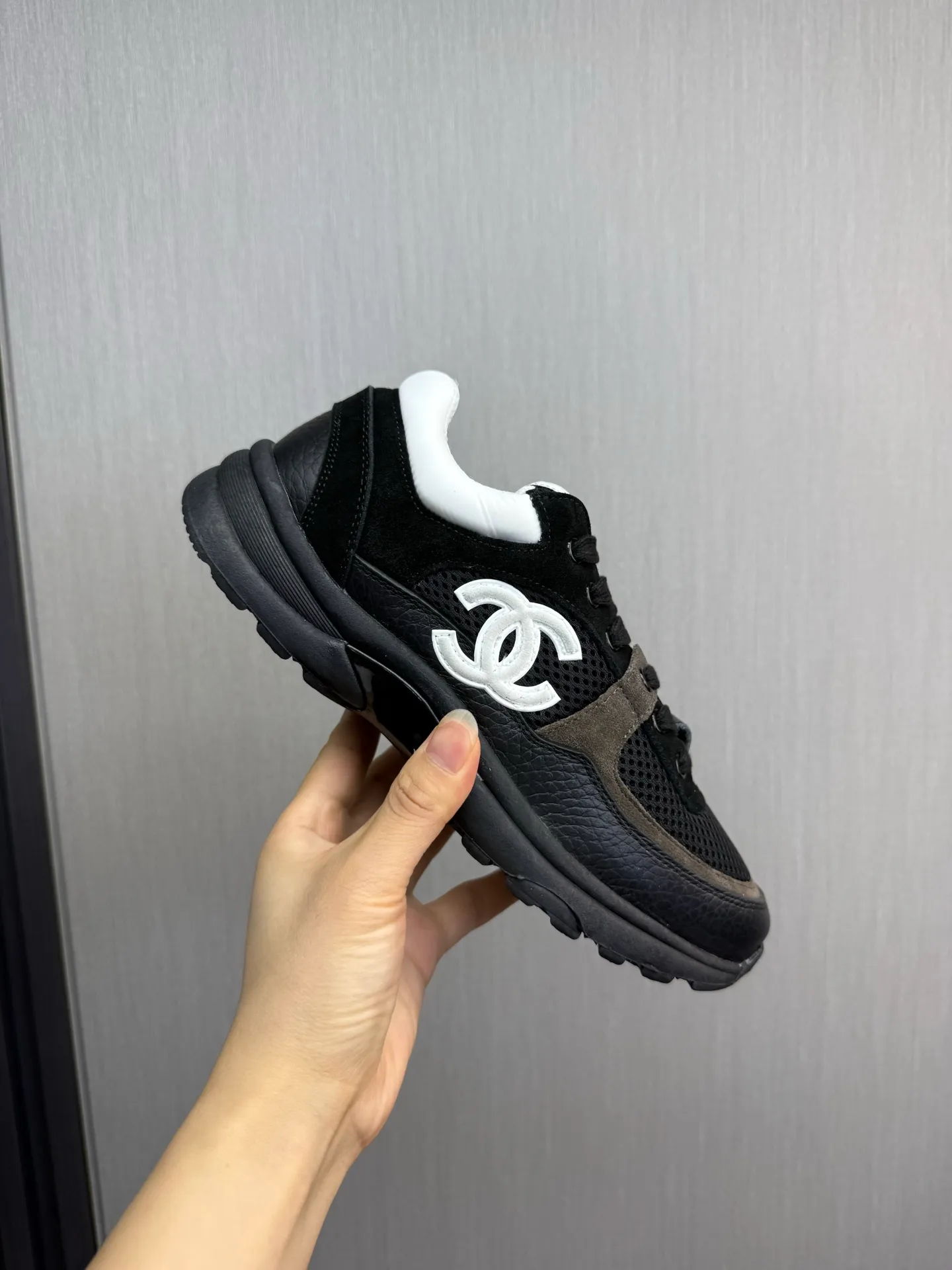 Men's men's shoes 💰600💰 Chanel Chanel 25A latest couple's white shoes casual sports shoes skate shoes 🩷💚 original purchase and development production Xiaoxiang C Home counter another super hot model, loved by Internet celebrity bloggers and ladies, various praises on social platforms, super popular and high quality 😍😍 latest material classic black and white color matching The upper foot is full of fashion 🎊🎊 ▪️Material: Original customized imported cowhide material ▪️Inner lining: Customized mesh ▪️Sole: Original open-molded TPU non-slip outsole ▪️Size: 35-44